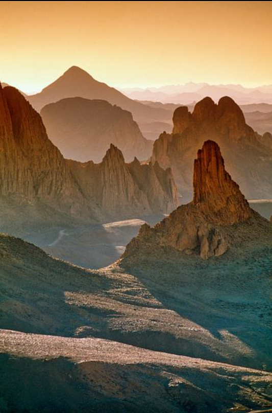 Roi du Hoggar : voyage intemporel en Orient